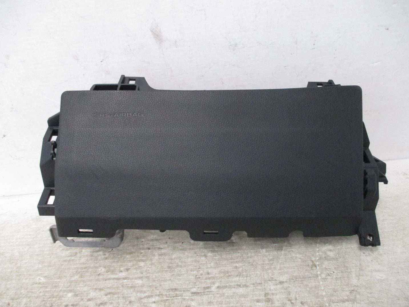 2020-2024 Subaru Legacy Knee Airbag